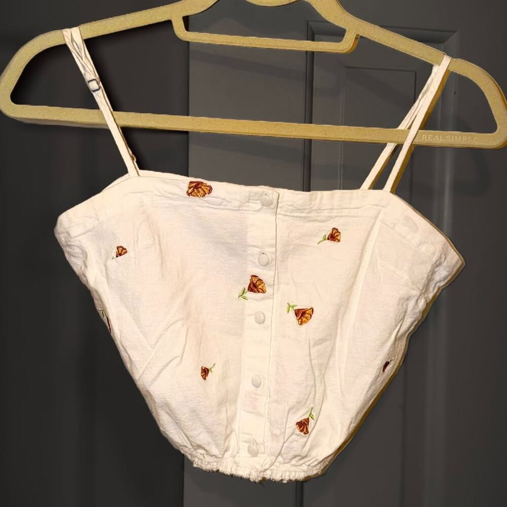White Button Front Crop Top Floral Embroidered Size Small